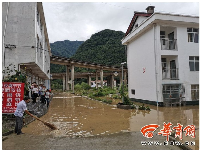 汉中暴雨过后勉县略阳等地受灾 居民小区被淹多道路桥梁冲毁
